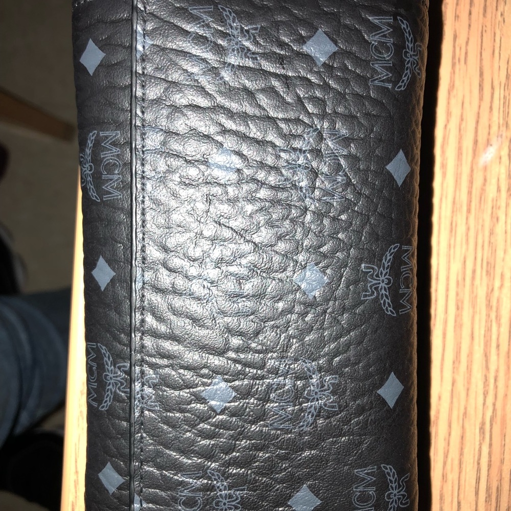 Mcm trifold wallet